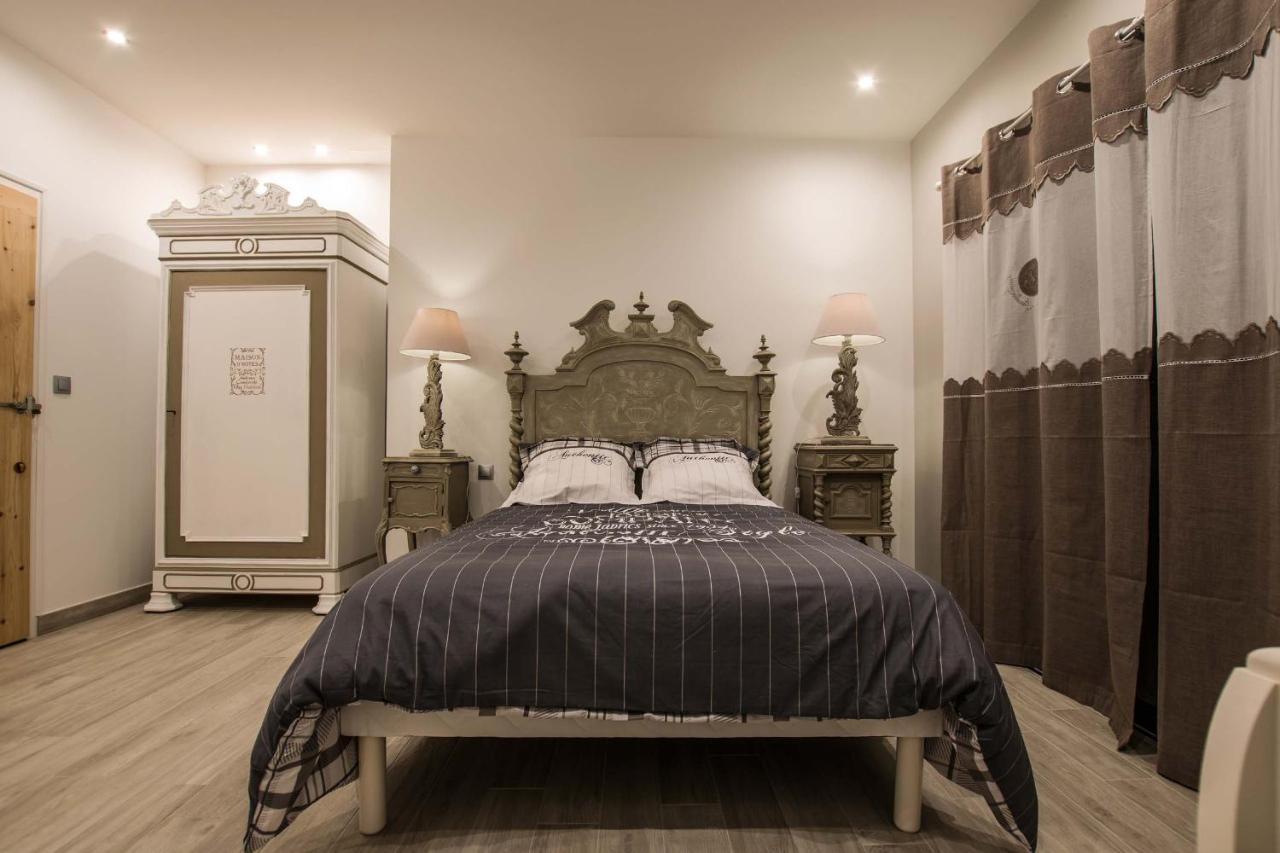 Les Cuves - Saintes Bed & Breakfast Chaniers Exterior photo