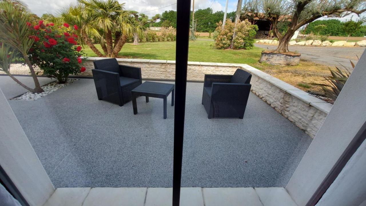 Les Cuves - Saintes Bed & Breakfast Chaniers Exterior photo