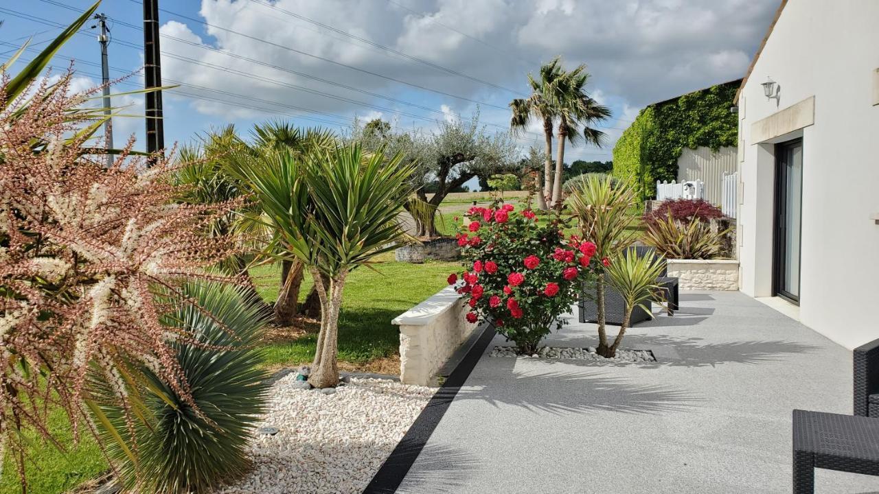 Les Cuves - Saintes Bed & Breakfast Chaniers Exterior photo